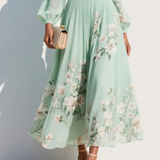 Lucija - Midi Kleid aus chiffon in Hellgrün mit floralem Plissee